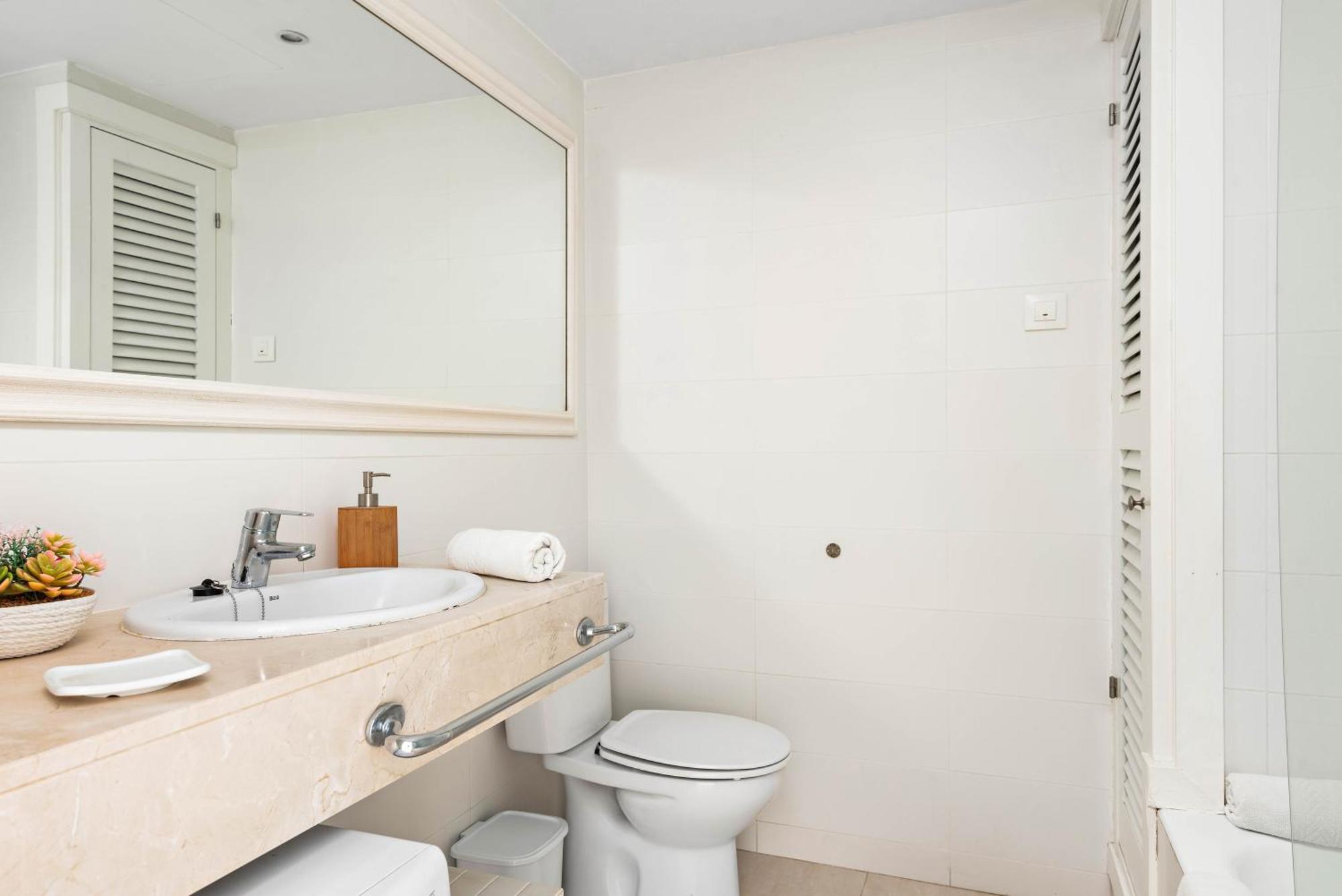 Apartamentos En Son Bou Exterior photo