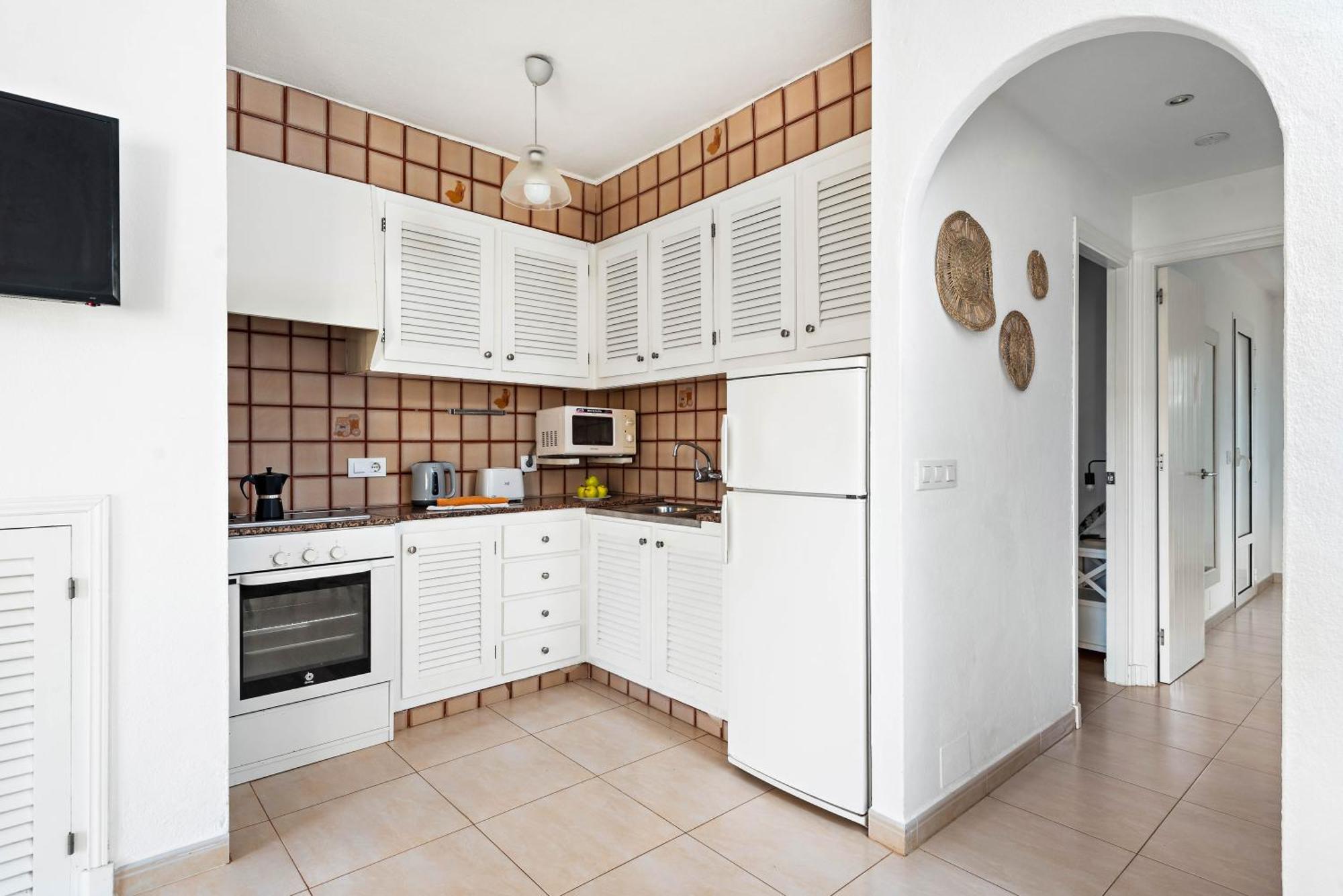 Apartamentos En Son Bou Exterior photo