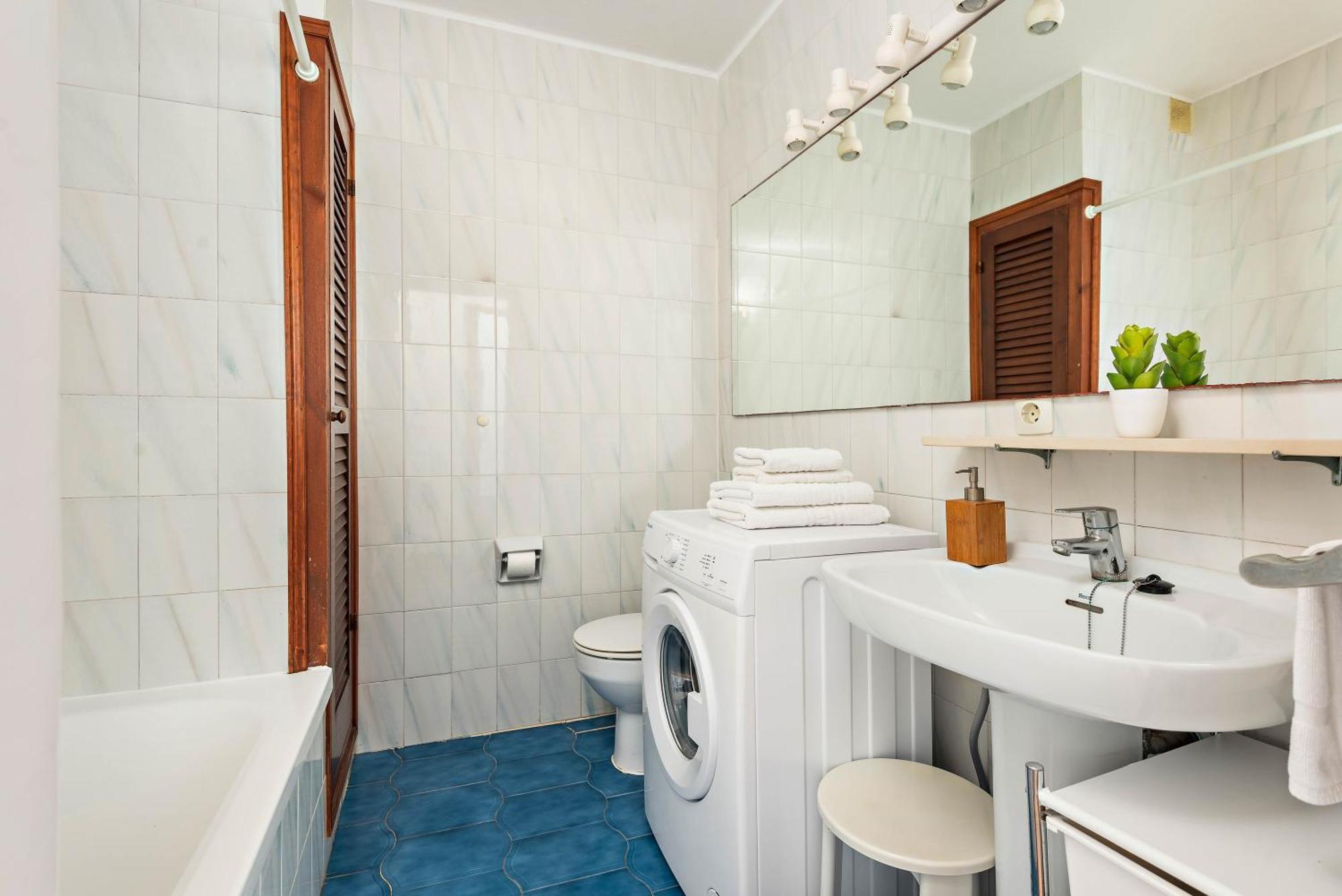 Apartamentos En Son Bou Exterior photo
