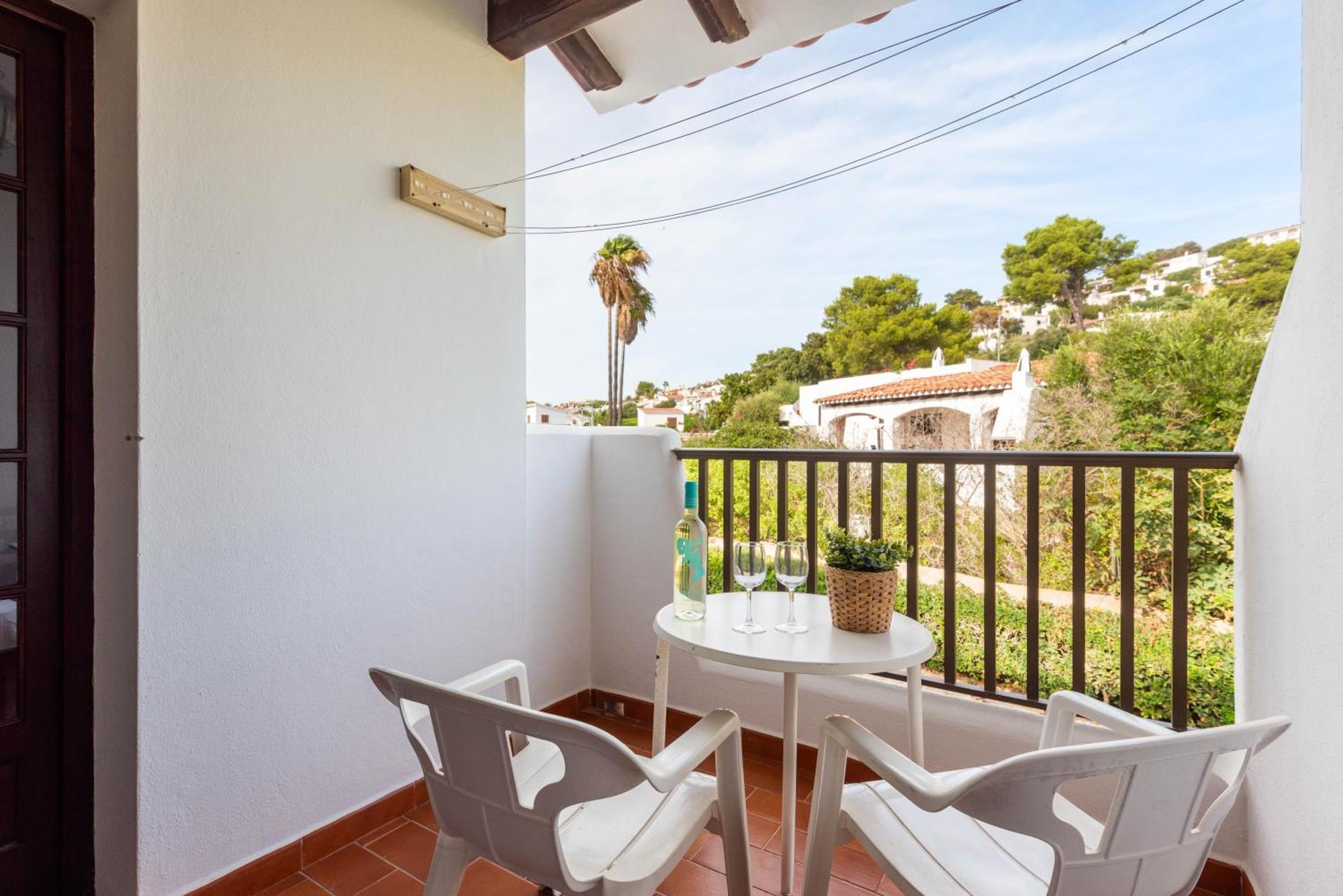 Apartamentos En Son Bou Exterior photo