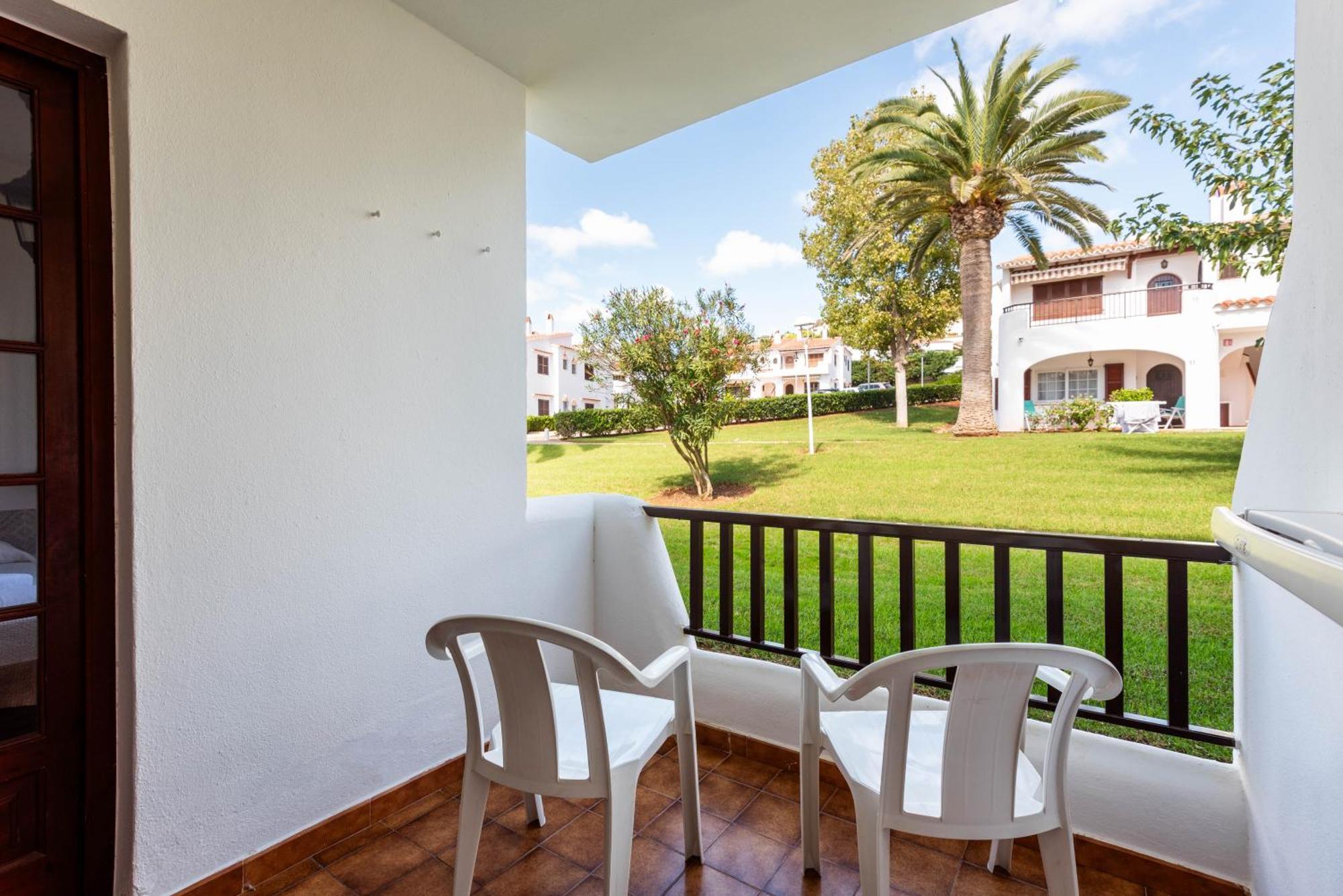 Apartamentos En Son Bou Exterior photo